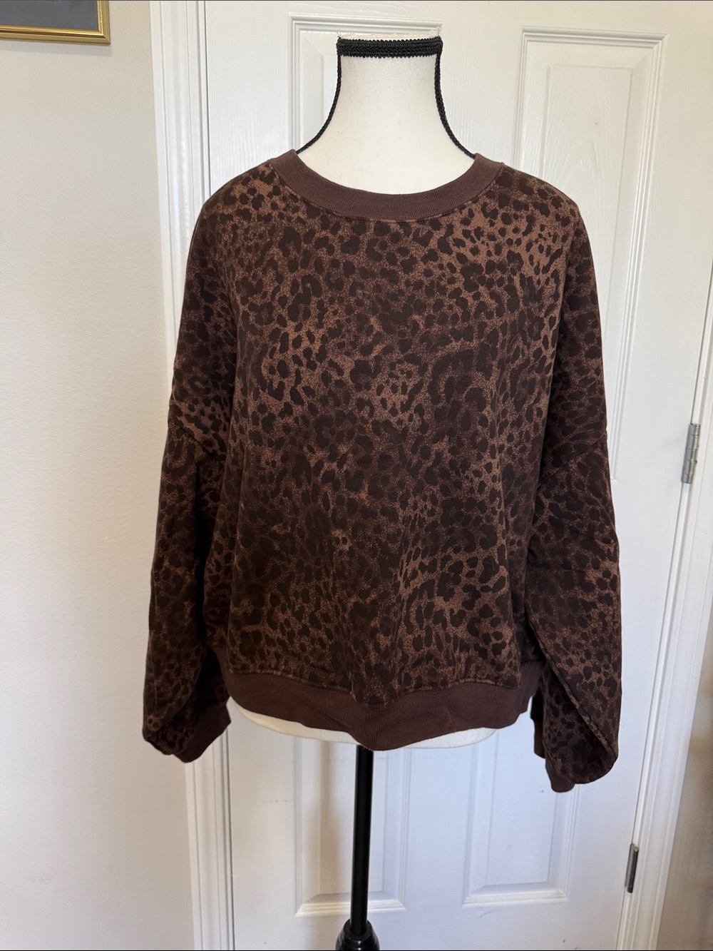 Gap Women’s Brown Leopard-Print Crewneck Sweater Sz L NWOT